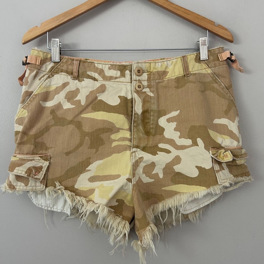 We The Free People Commander Cargo Shorts Womens 12 Tan Camo Cut Off Cotton